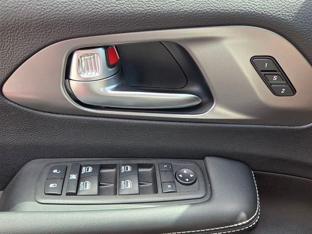 2025 Chrysler Pacifica Select FWD