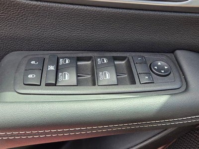 2025 Chrysler Pacifica Select FWD