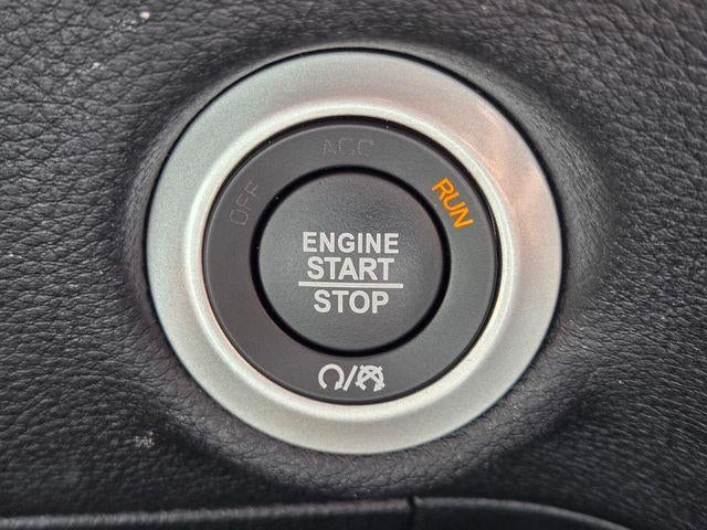 2025 Chrysler Pacifica Select FWD