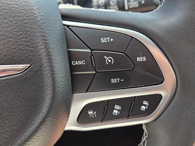 2025 Chrysler Pacifica Select FWD