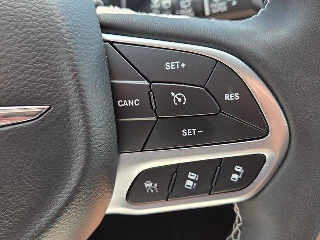 2025 Chrysler Pacifica Select FWD