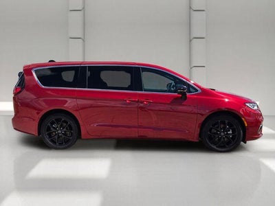 2025 Chrysler Pacifica Select FWD