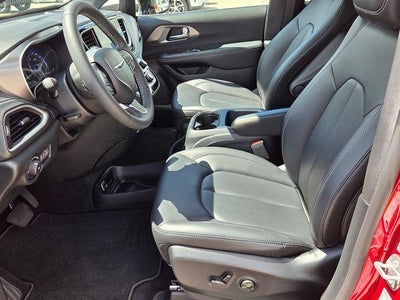 2025 Chrysler Pacifica Select FWD