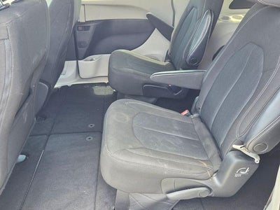 2023 Chrysler Voyager LX FWD