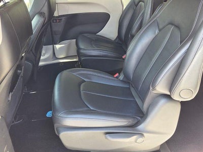 2024 Chrysler Pacifica Hybrid Select FWD