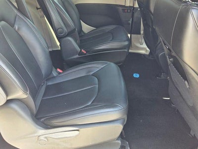 2024 Chrysler Pacifica Hybrid Select FWD