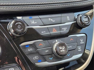 2024 Chrysler Pacifica Hybrid Select FWD