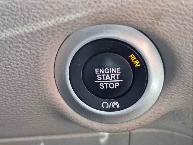 2024 Chrysler Pacifica Hybrid Select FWD