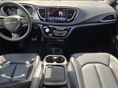 2024 Chrysler Pacifica Hybrid Select FWD