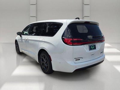 2024 Chrysler Pacifica Hybrid Select FWD