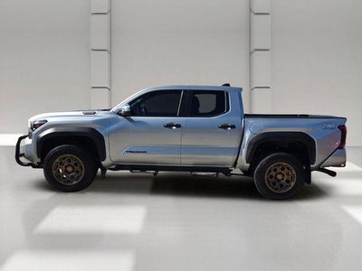 2025 Toyota Tacoma 4WD 4WD TRD Off Road Hybrid Double Cab 5' Bed AT (Natl)