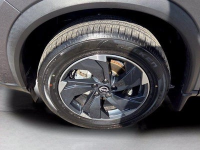 2024 Nissan Rogue FWD SV
