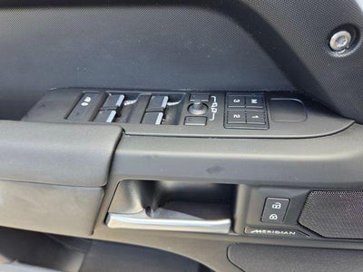 2025 Land Rover Defender 110 P300 S
